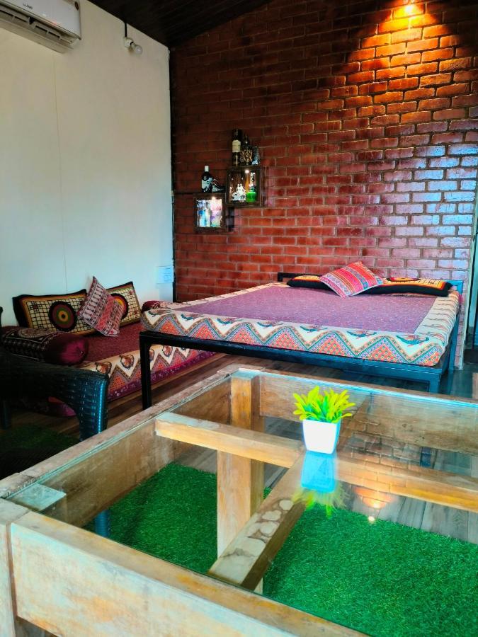 Riverstone Riverfront Farmhouse ゴカルナ エクステリア 写真